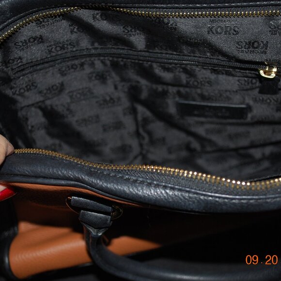 Michael Kors Black & Tan bag - Picture 5 of 9